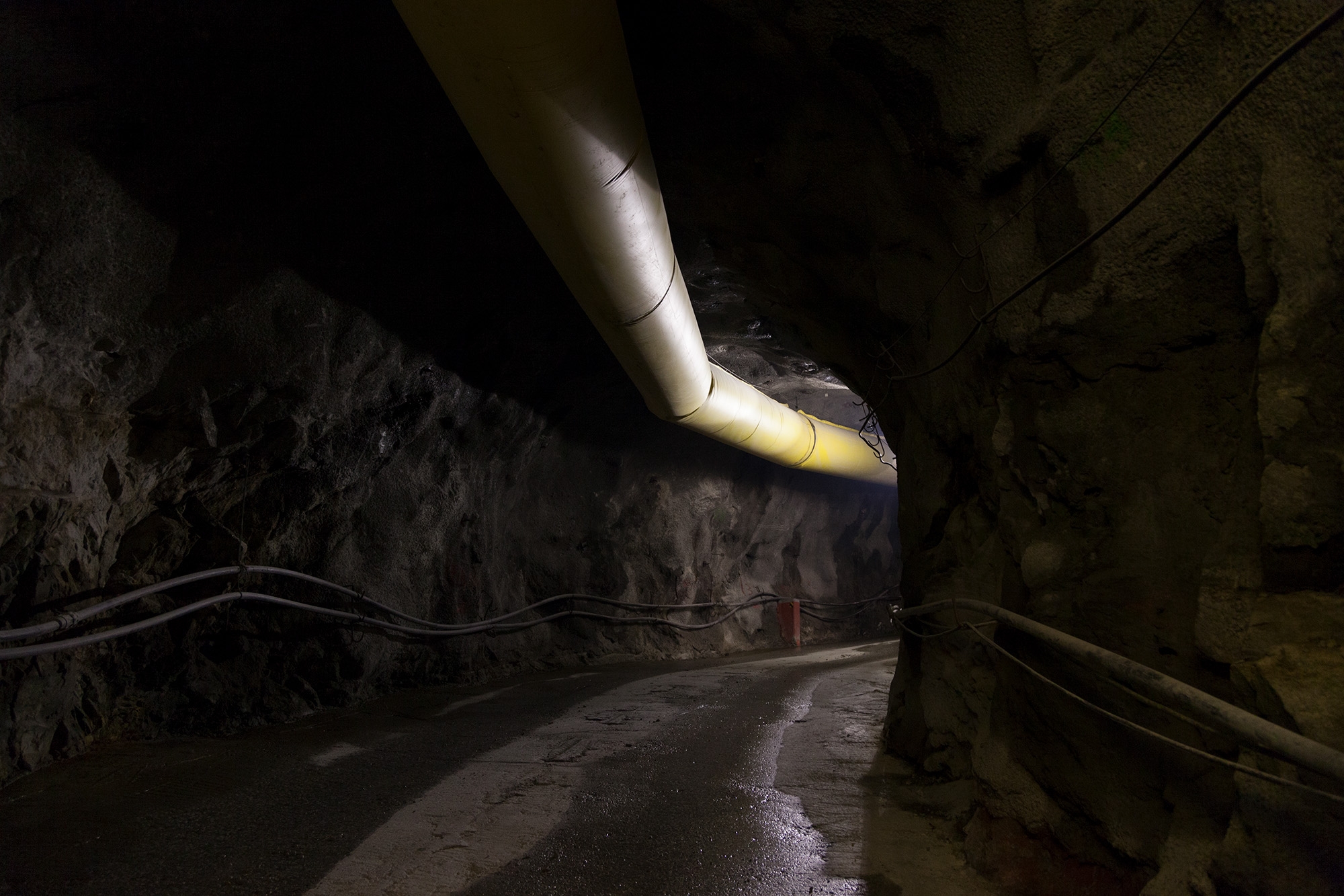 Carina Martins - Vortex - Túnel numa barragem