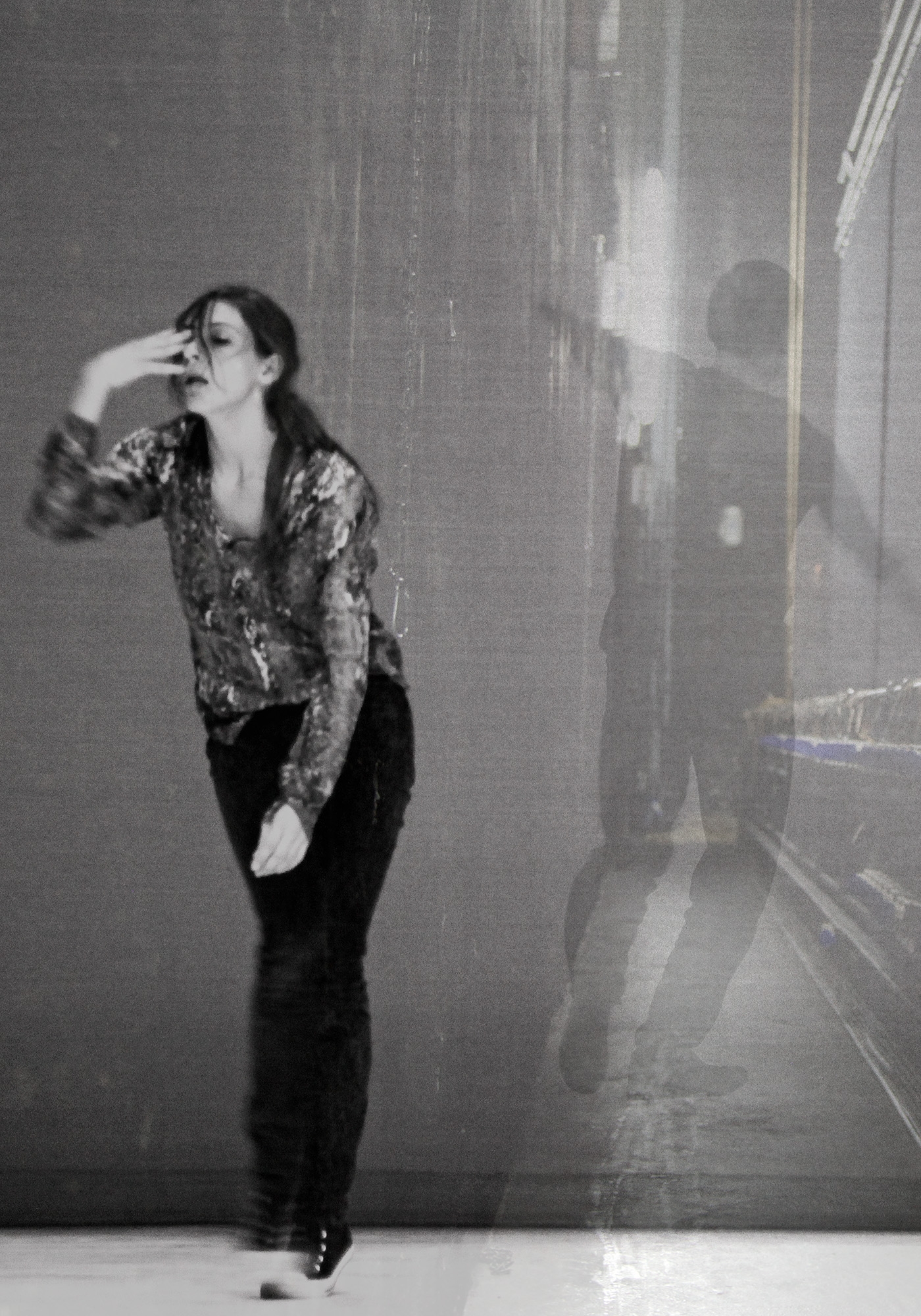 Carina Martins - Diálogos em lugares não imaginados - bailarinos na peça Jim de Paulo Ribeiro no Teatro Viriato