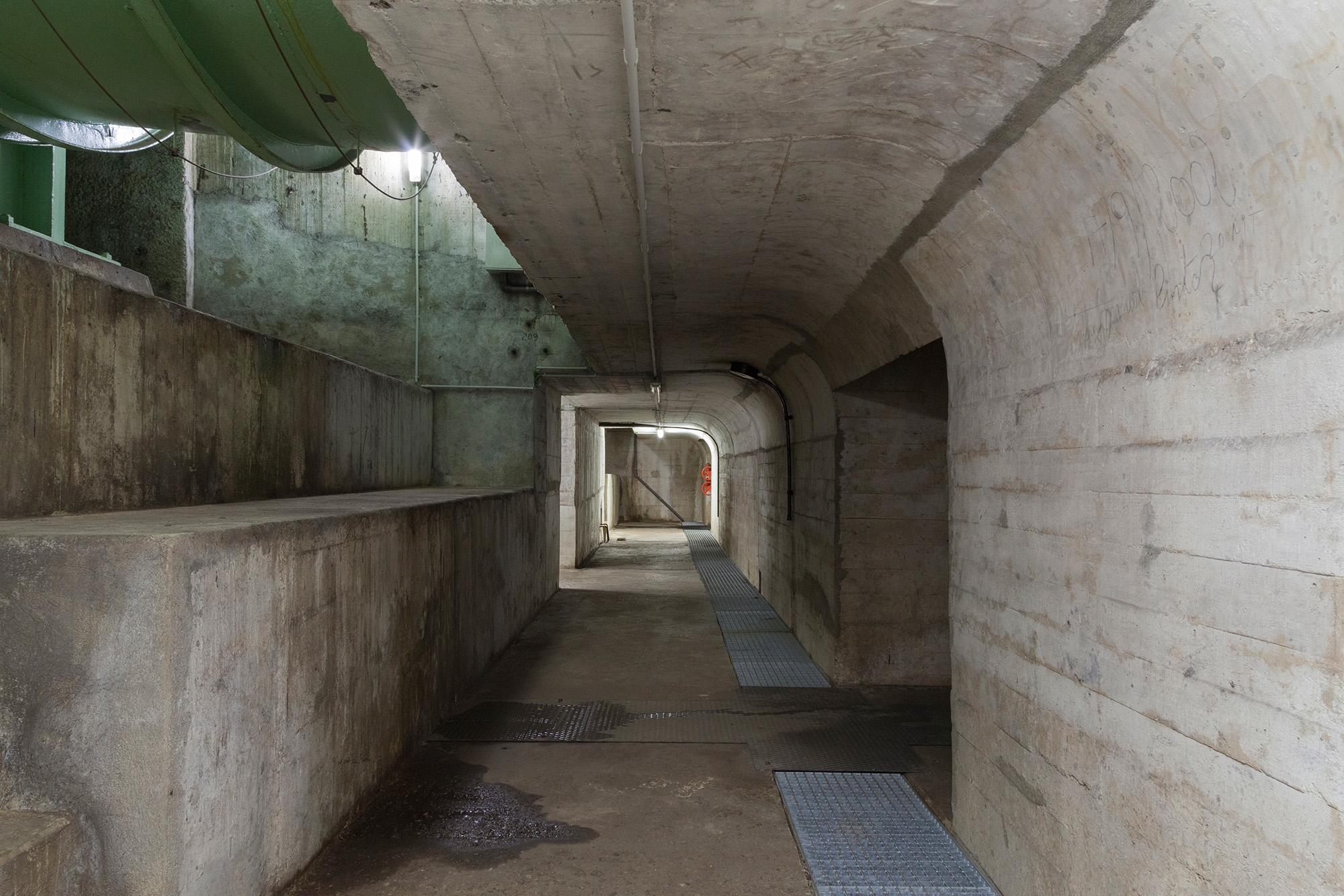 Carina Martins - Vortex - Túnel numa barragem